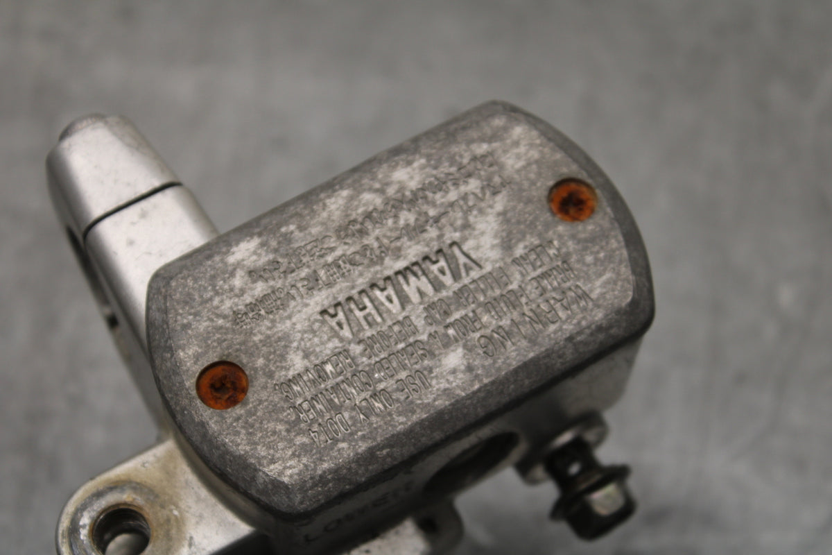 99-00 YAMAHA V STAR 1100 FRONT BRAKE MASTER CYLINDER BB711
