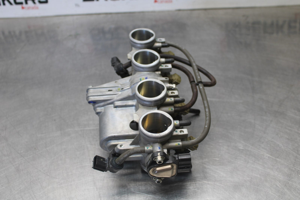 23-26 KAWASAKI NINJA ZX4RR MAIN FUEL INJECTORS / THROTTLE BODIES BB898