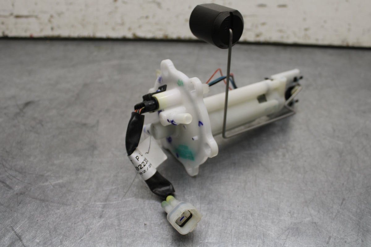 17-24 KTM 390 DUKE FUEL PUMP GAS PETROL SENDER UNIT BB734