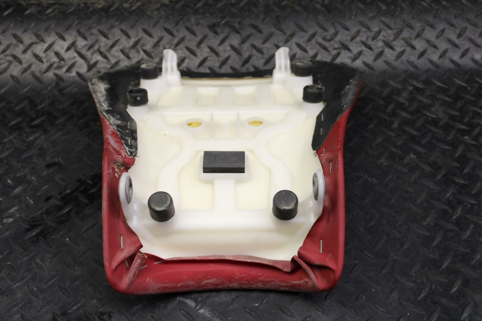 11-17 SUZUKI GSXR750 FRONT DRIVERS SEAT PAD SADDLE PILLION BB 182