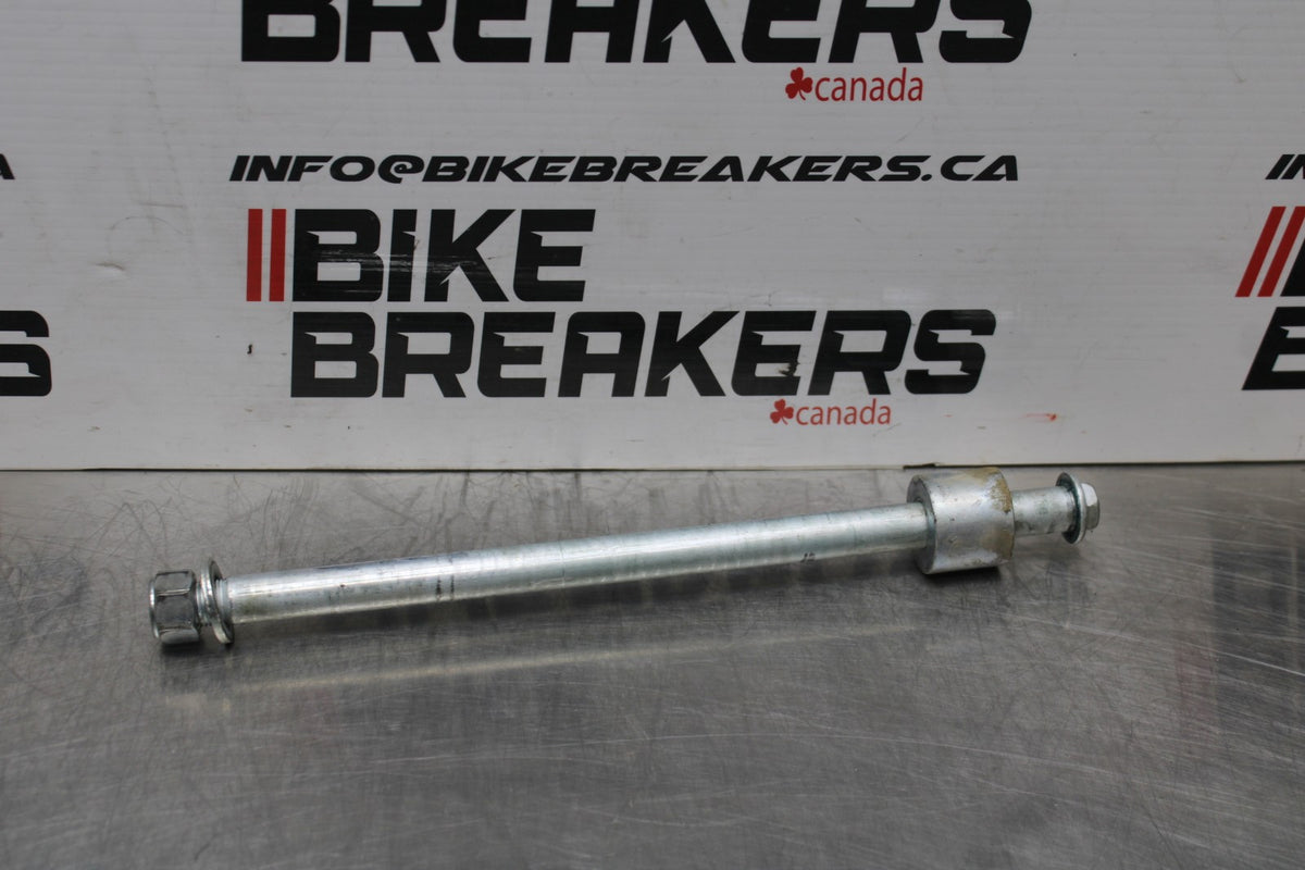 15 SUZUKI BOULEVARD C50 REAR AXLE BACK WHEEL RIM PIVOT BOLT AXEL BB775
