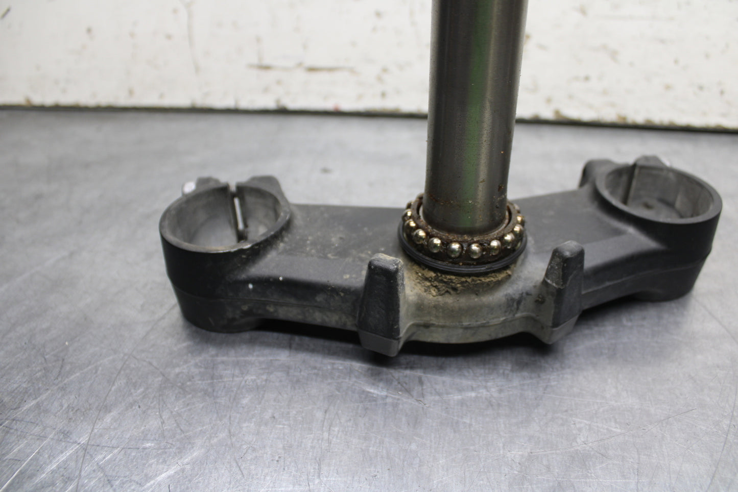 12-13 KAWASAKI Z1000 FRONT FORKS CLAMP LOWER TRIPLE TREE STEM BB743