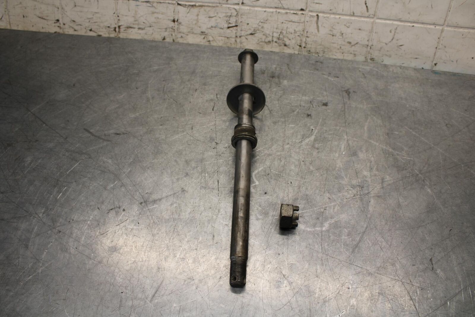 2005 Kawasaki Vulcan 1600 VN1600D Nomad REAR AXLE BACK WHEEL BOLT AXEL BB556