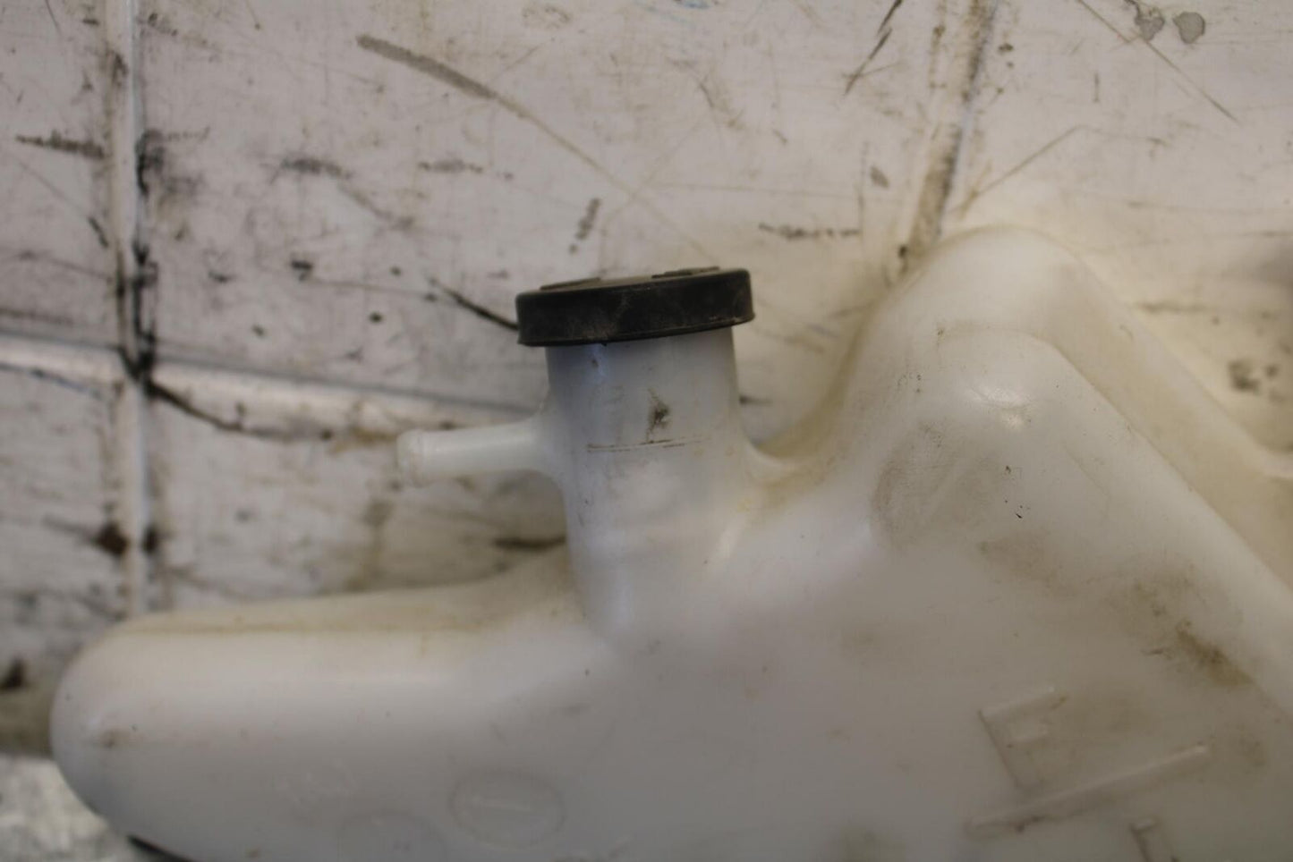 11-23 SUZUKI GSXR 750 COOLANT WATER TANK RESERVOIR BOTTLE BB54