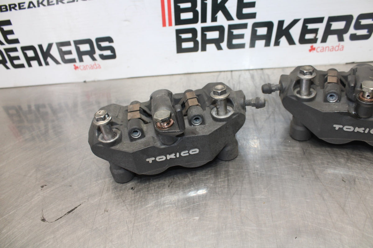 07 SUZUKI GSXR1000 RIGHT LEFT FRONT BRAKE CALIPER SET PAIR CALIPERS BB770