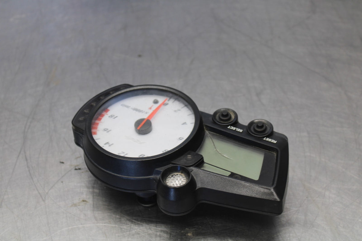 05 YAMAHA YZF R6 SPEEDO GAUGES DISPLAY CLUSTER SPEEDOMETER TACHOMETER BB894