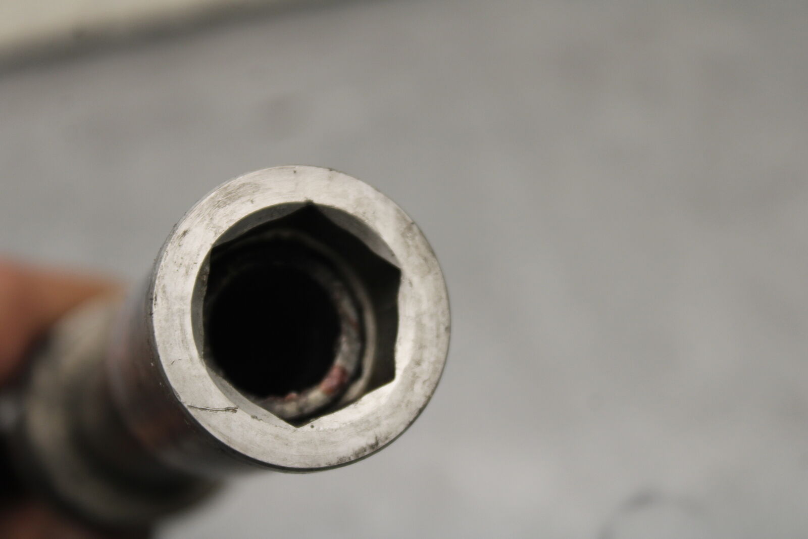 09-12 KAWASAKI NINJA ZX6R ZX600R FRONT WHEEL RIM AXLE BOLT 41068-0604 BB656