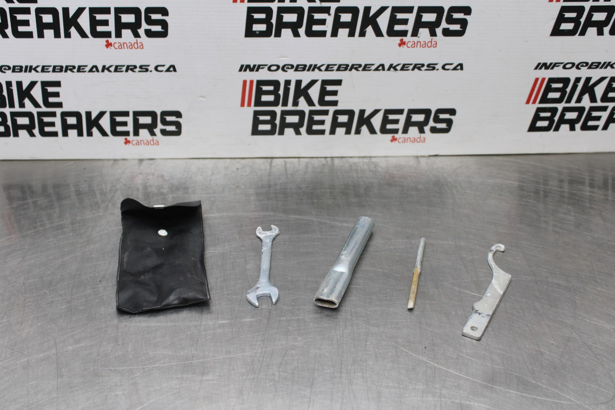 22-25 YAMAHA YZF R7 STOCK TOOLS OEM TOOL BAG KIT SET BB850