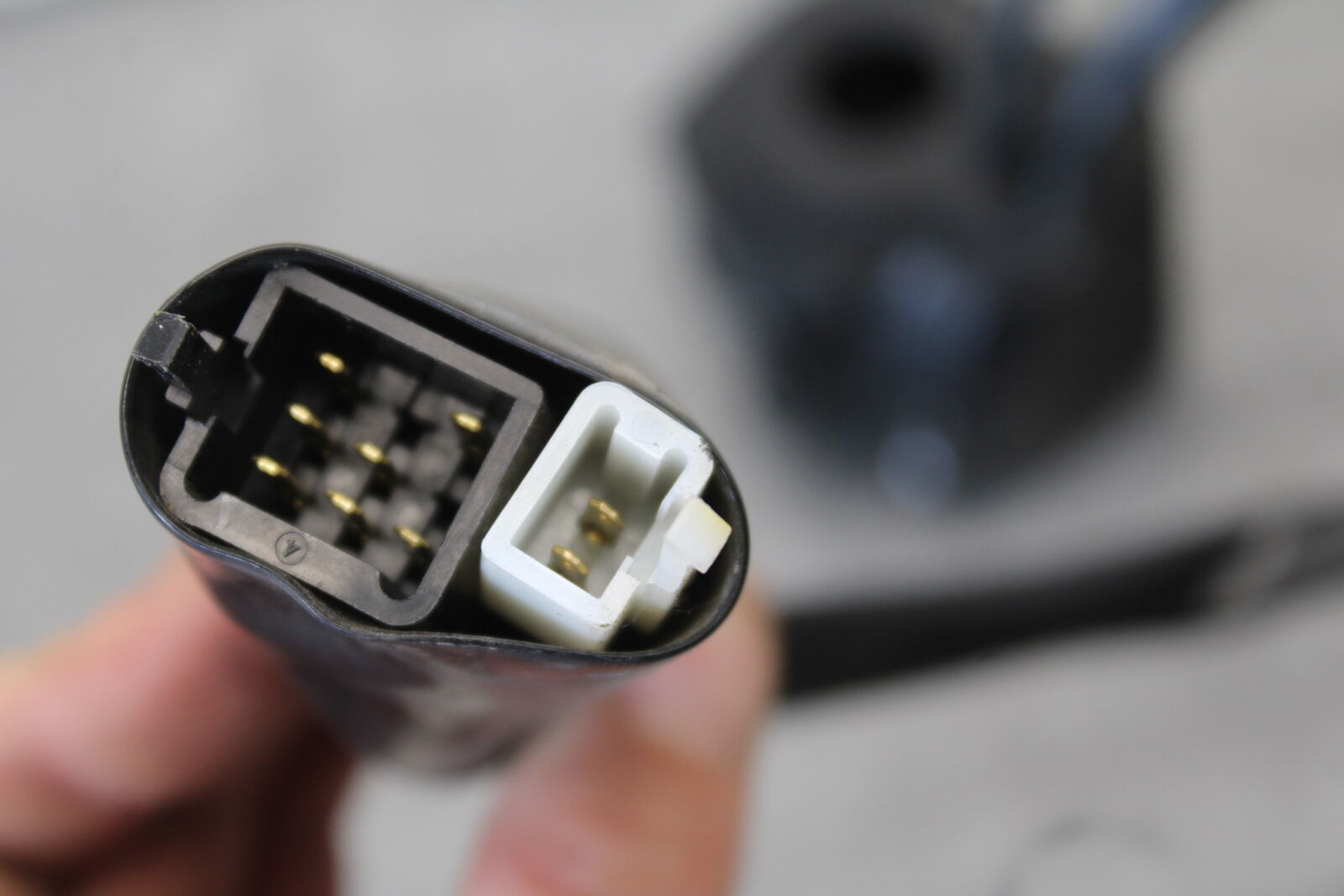 18-23 KAWASAKI NINJA 400 LEFT CLIP ON HANDLE HORN SIGNALS SWITCH SWITCHES  BB679