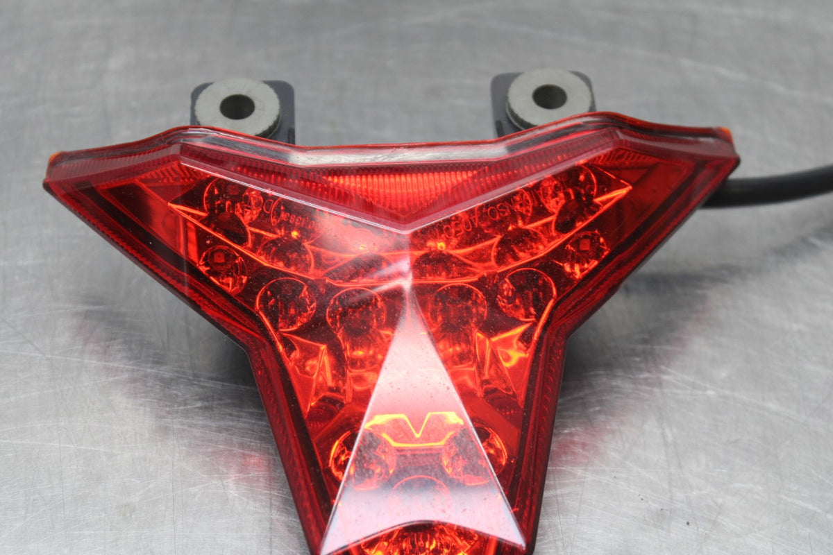 24-25 KAWASAKI NINJA ZX4R REAR TAIL TAILLIGHT BACK BRAKE LIGHT BB840