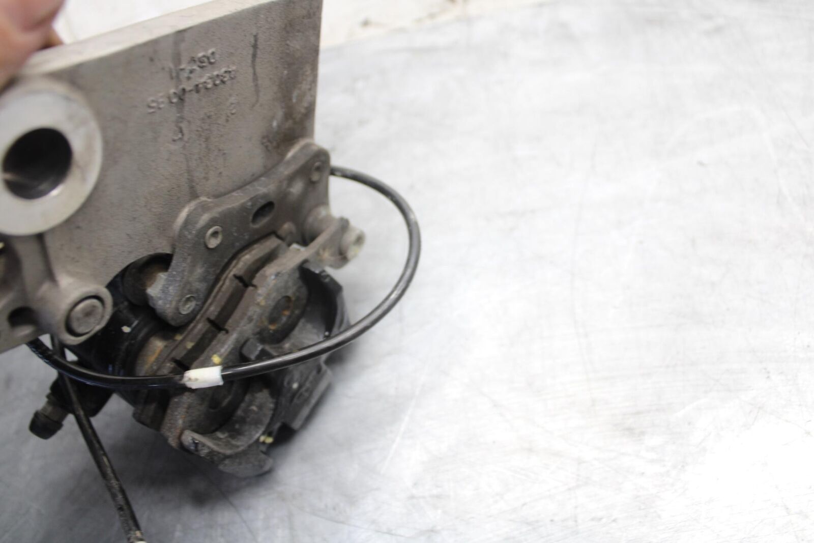 2015 Kawasaki Ninja 300 EX300B ABS REAR BACK BRAKE CALIPER W MOUNT BRACKET BB518