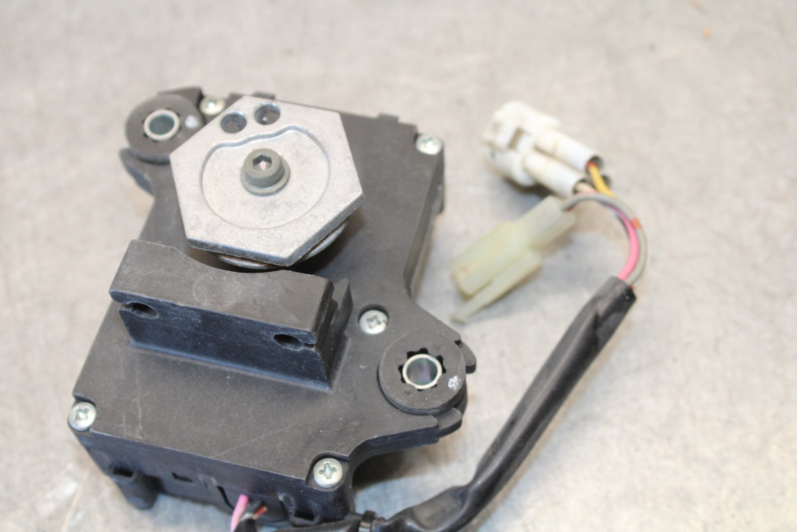 05-06 SUZUKI GSXR1000 EXHAUST VALVE SERVO MOTOR 33970-41G00 BB663