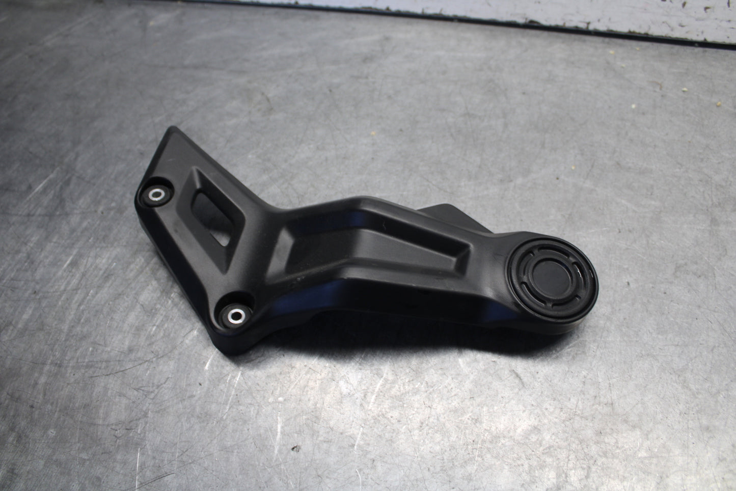 18-24 YAMAHA MT-07 RIGHT FRAME SIDE COVER COWL PANEL TRIM BB662