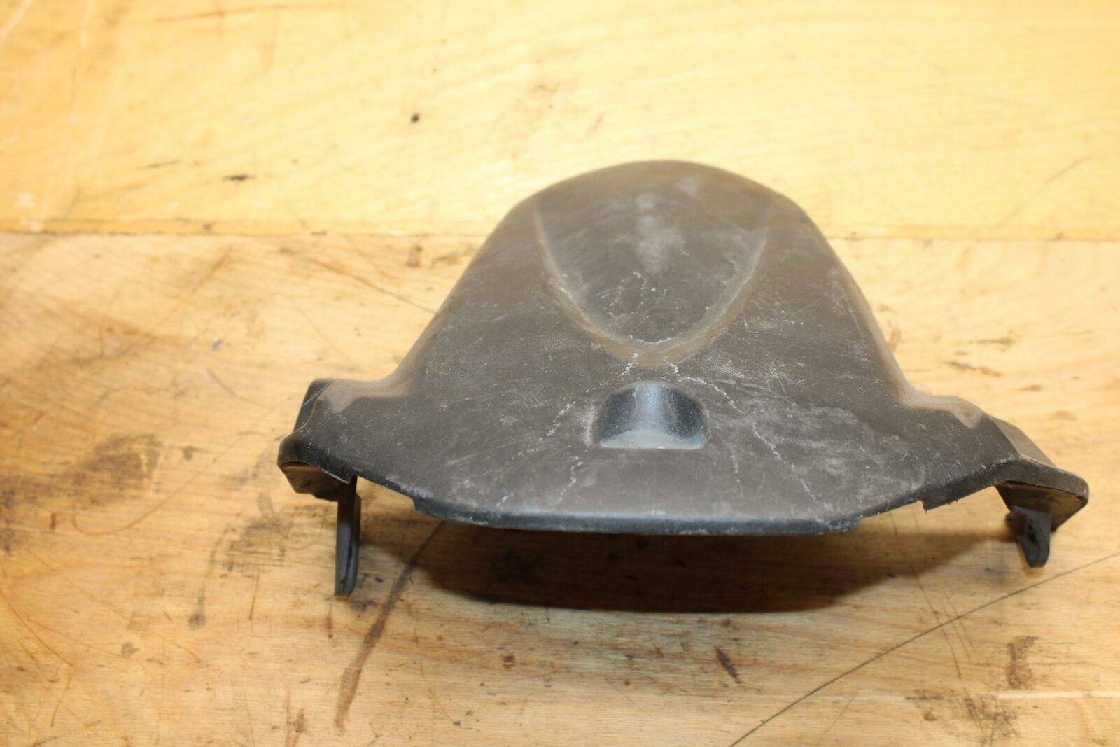 08-09 SUZUKI GSXR600 REAR BACK WHEEL TIRE HUGGER FENDER BB204 B