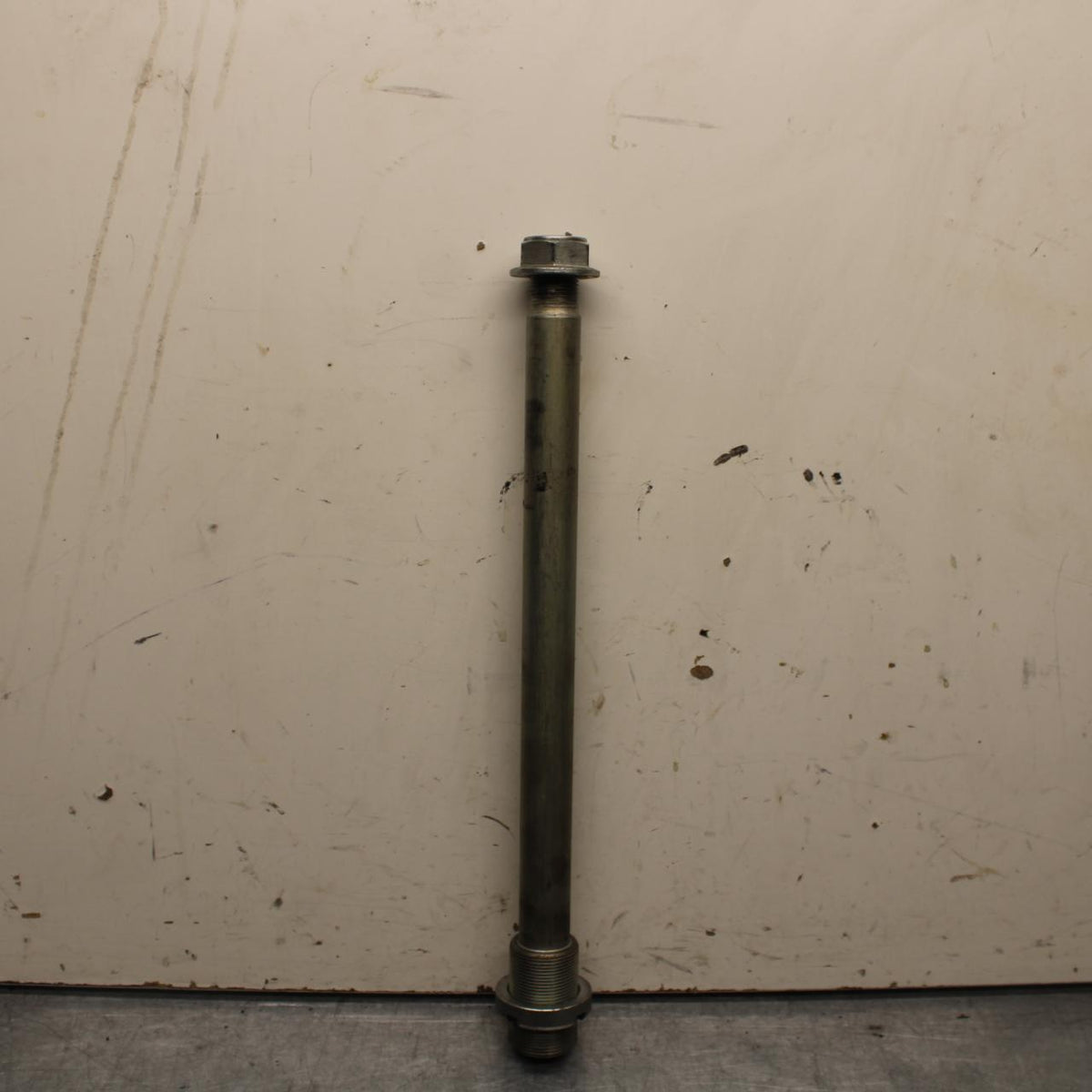 2011 Suzuki GSXR1000 REAR BACK SWINGARM BOLT SUSPENSION PIVOT AXLE BB96