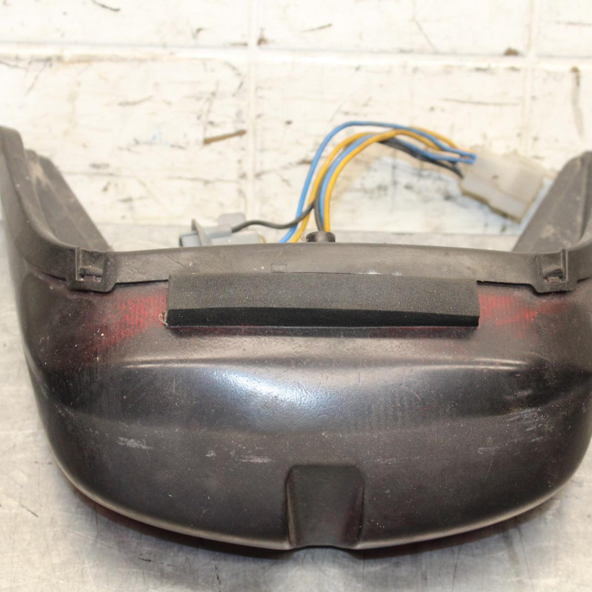2000 Yamaha YZF R6 REAR TAIL TAILLIGHT BACK BRAKE LIGHT 5EB-84710-10-00 BB558