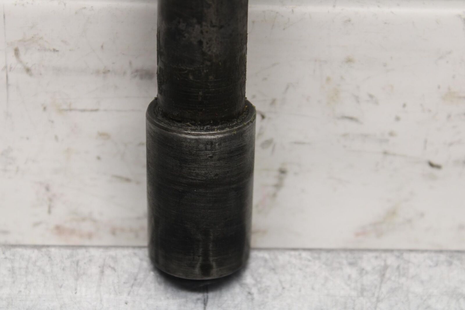 05 YAMAHA YZF R6S FRONT WHEEL RIM AXLE PIVOT BOLT BB600