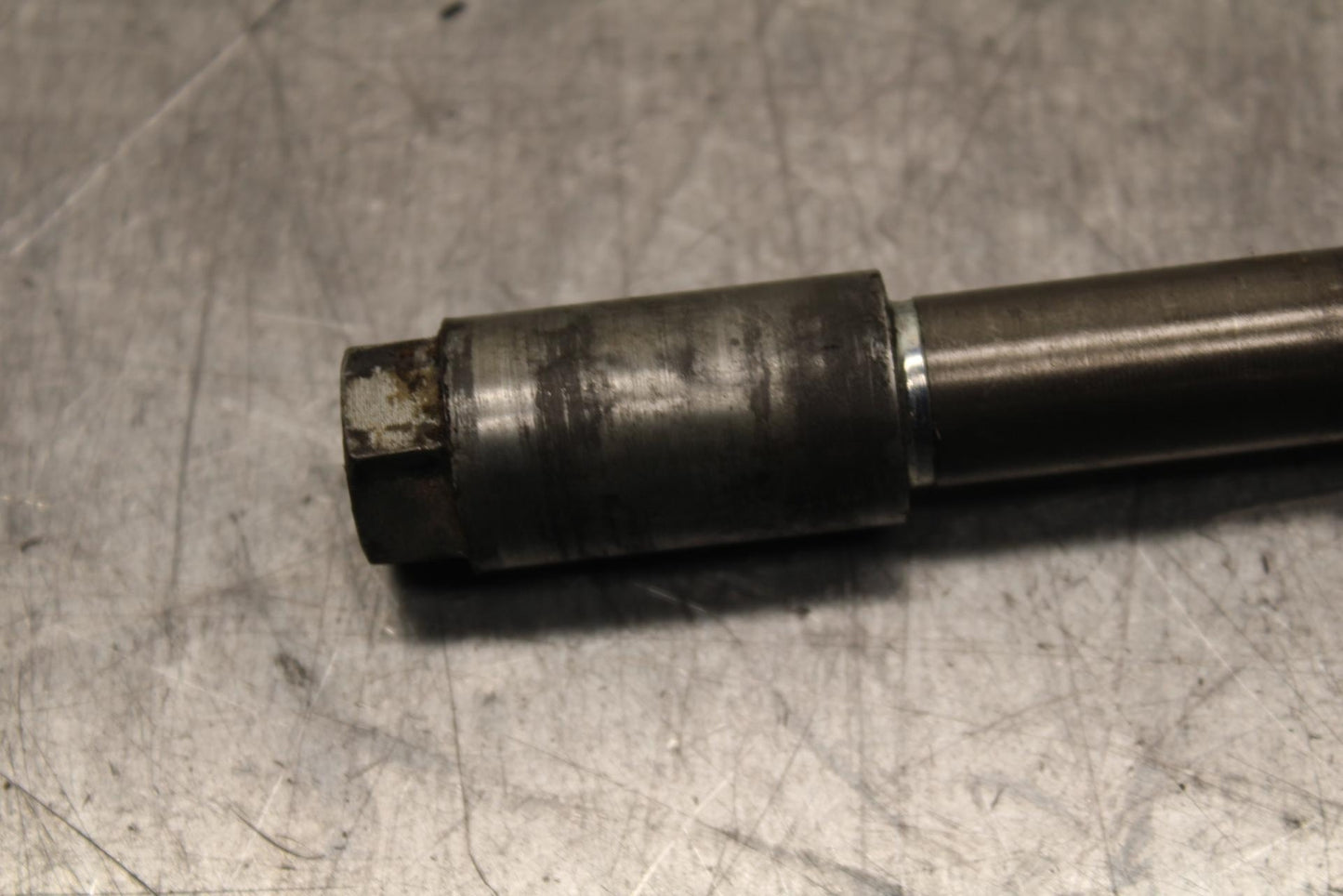 1985 Honda Shadow 500 VT500C FRONT WHEEL RIM AXLE PIVOT BOLT 44301-MF5-750 BB615