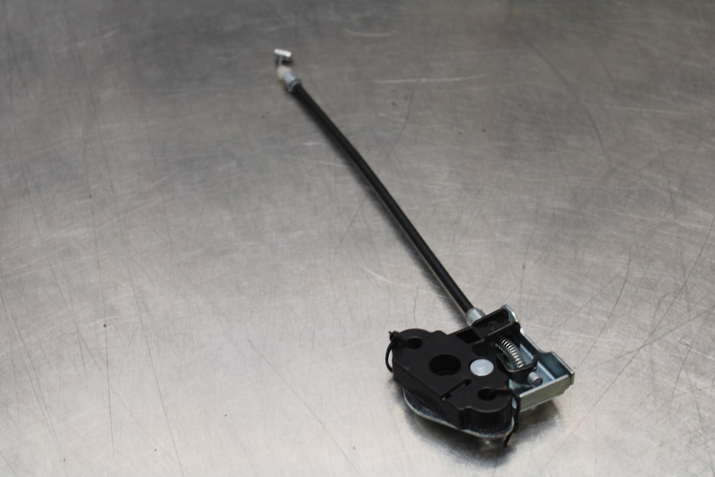 24-25 KAWASAKI NINJA ZX4R REAR PASSENGER SEAT LATCH LOCK ASSEMBLY BB610