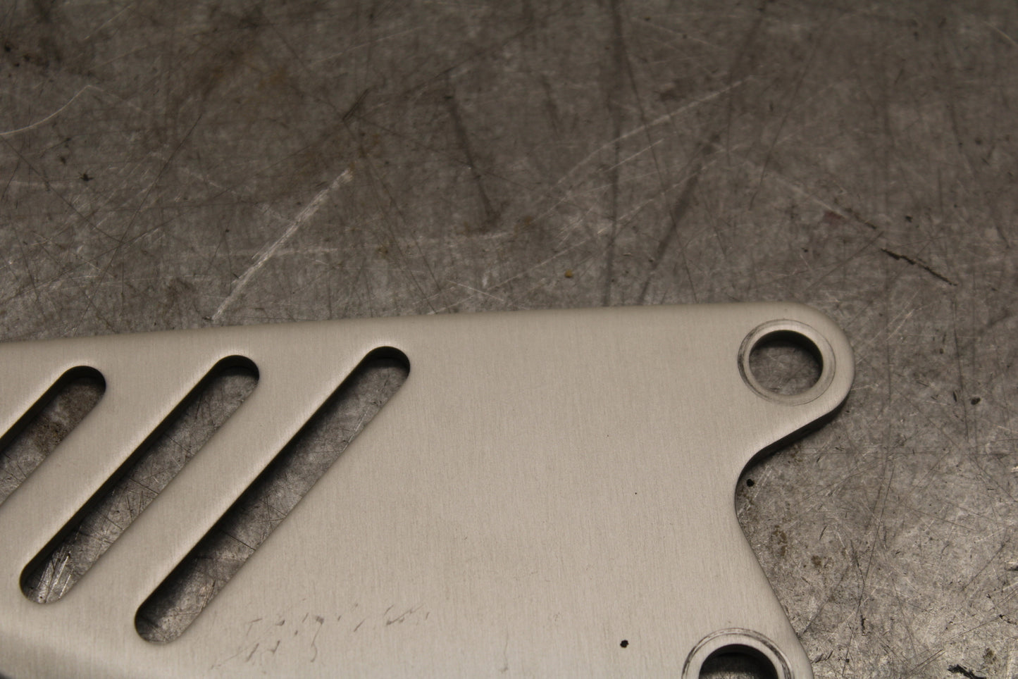 13-18 KAWASAKI NINJA ZX6R RIGHT REARSET REAR SET HEEL GUARD COVER  BB682