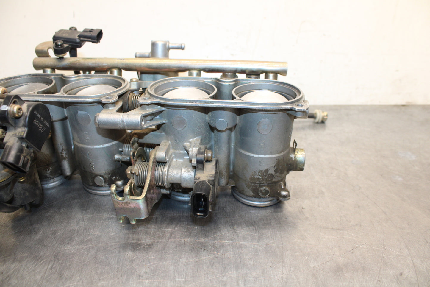 04-05 YAMAHA YZF R1 MAIN FUEL INJECTORS / THROTTLE BODIES BB131
