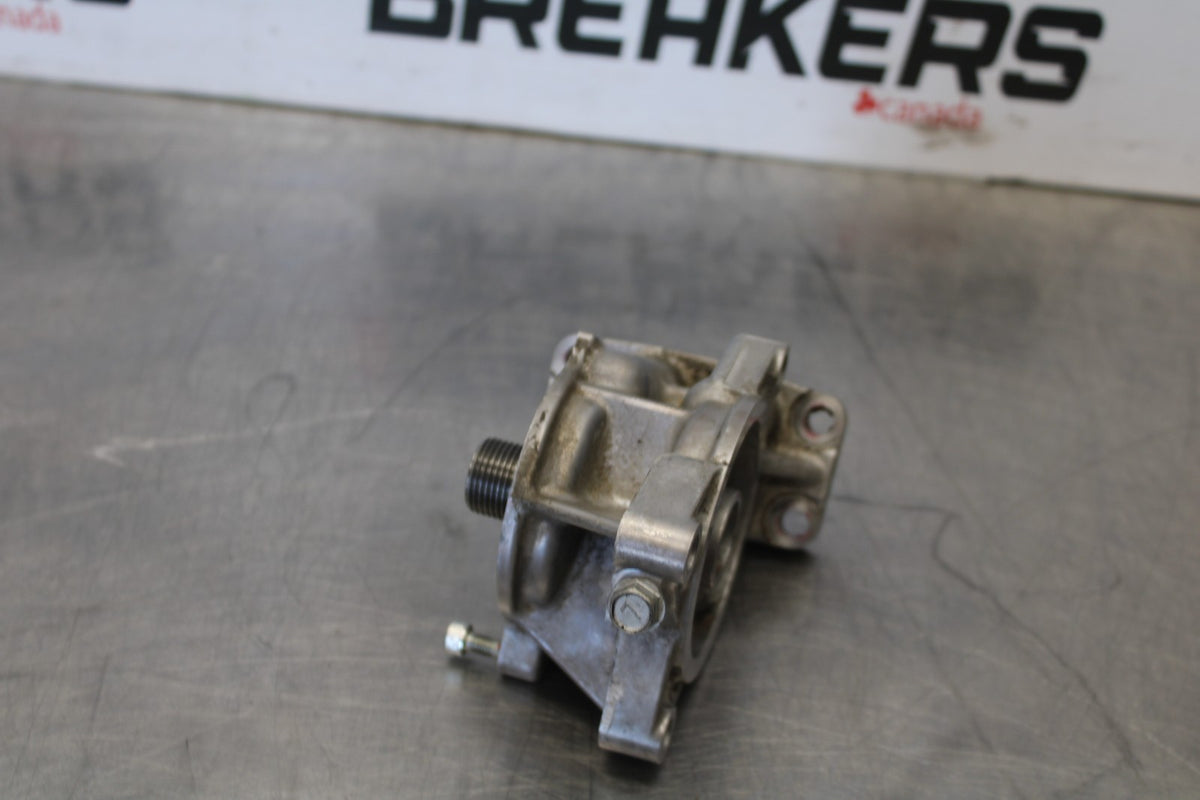 20-22 KAWASAKI NINJA ZX6R ENGINE OIL FILTER HOUSING BB884