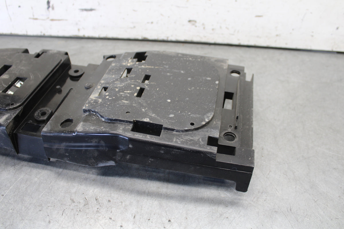 08-16 YAMAHA YZF R6 REAR BACK TAIL UNDERTAIL BATTERY TRAY PLASTIC OEM BB665