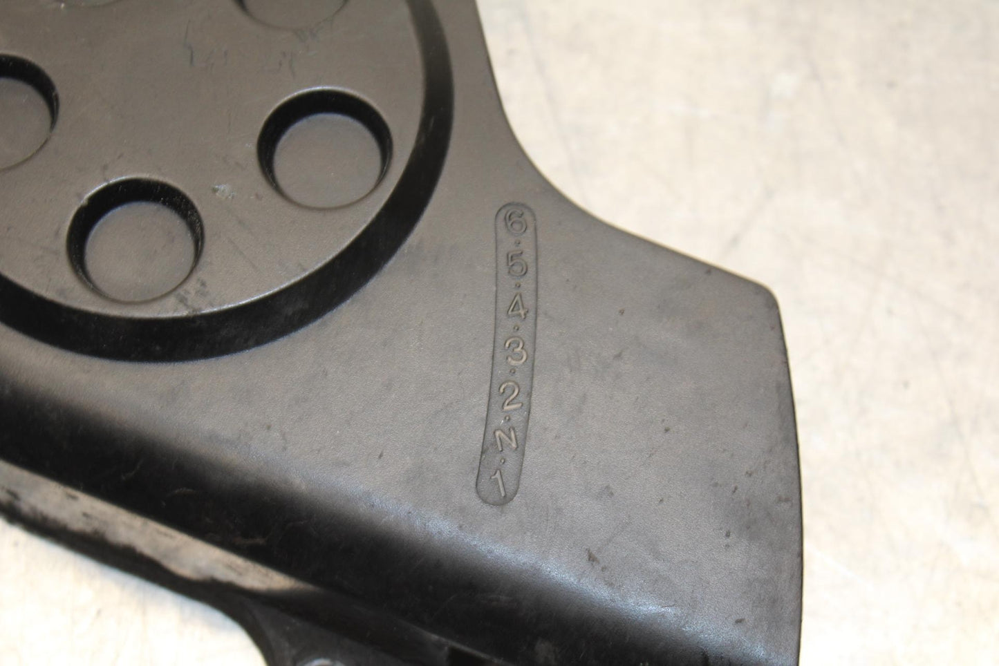 1999 Honda CBR600F4 ENGINE SPROCKET COVER 11350-MBW-000 BB70