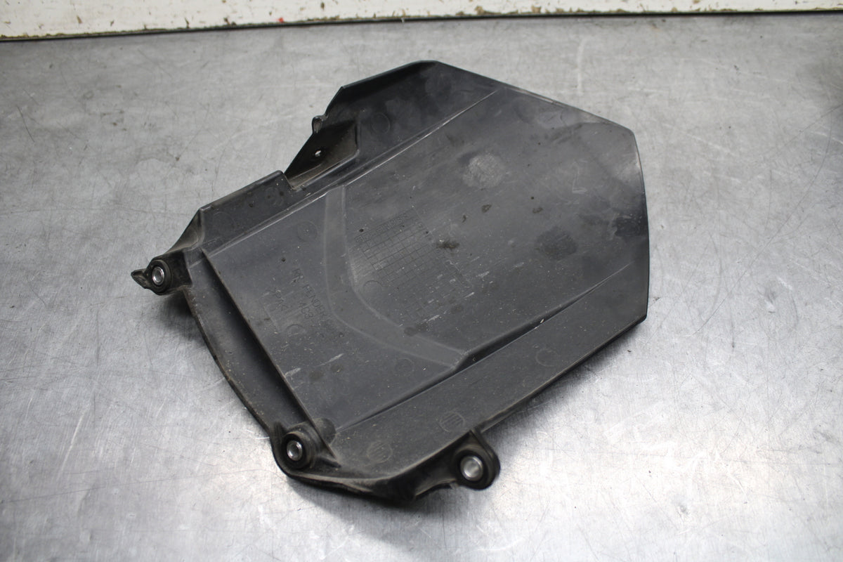 07-08 YAMAHA YZF R1 REAR BACK WHEEL TIRE HUGGER FENDER BB724