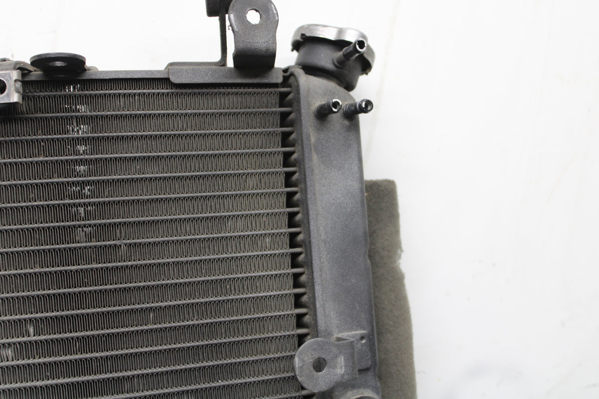 03-05 YAMAHA YZF R6  ENGINE RADIATOR MOTOR COOLER COOLING RADIATER BB751