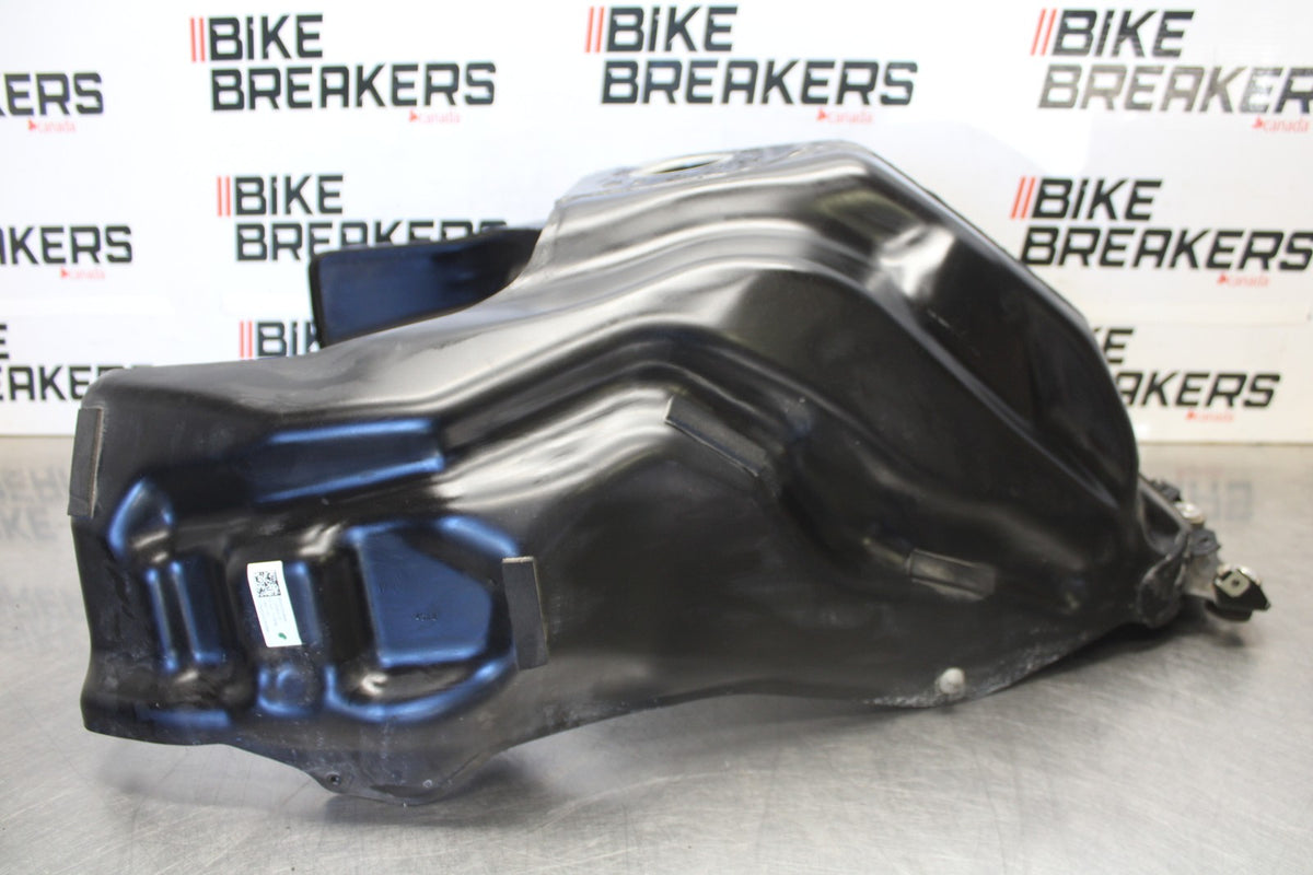 19 BMW F750GS GAS TANK FUEL CELL PETROL RESERVOIR BB938