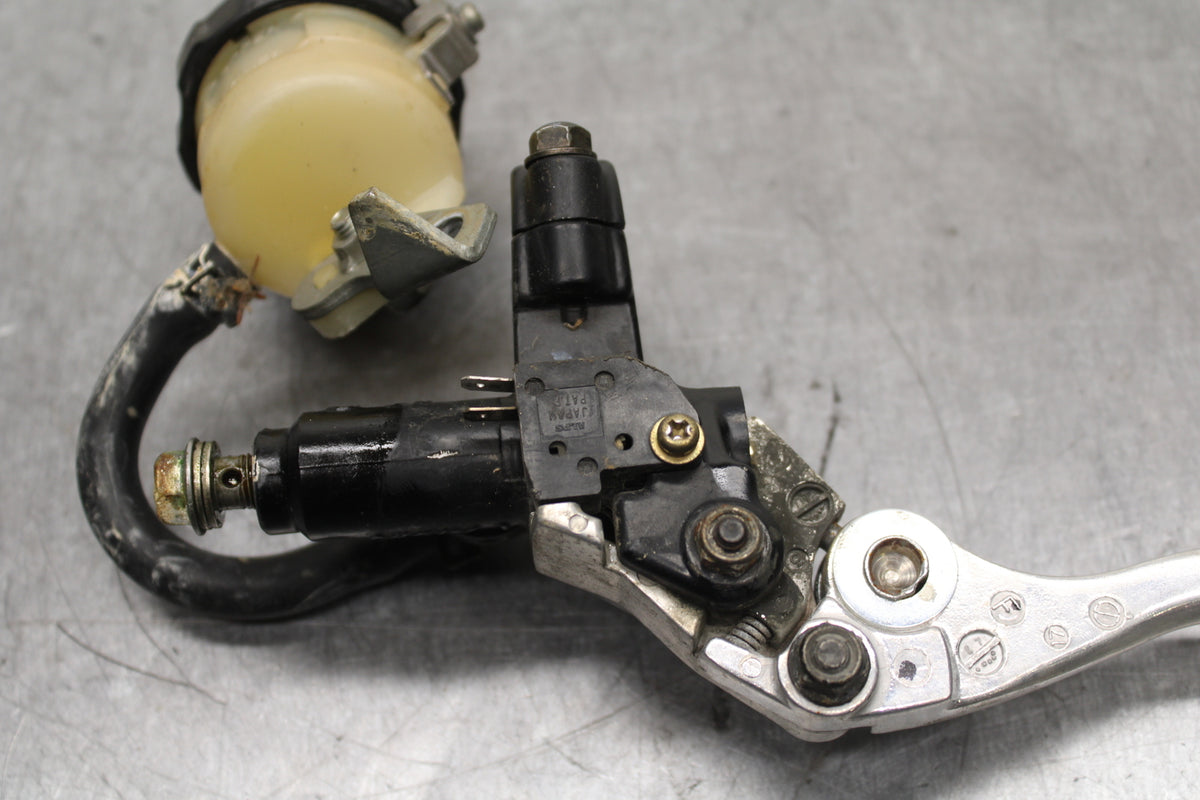 91-92 SUZUKI GSXR750 M  FRONT BRAKE MASTER CYLINDER w/ LEVER BB125