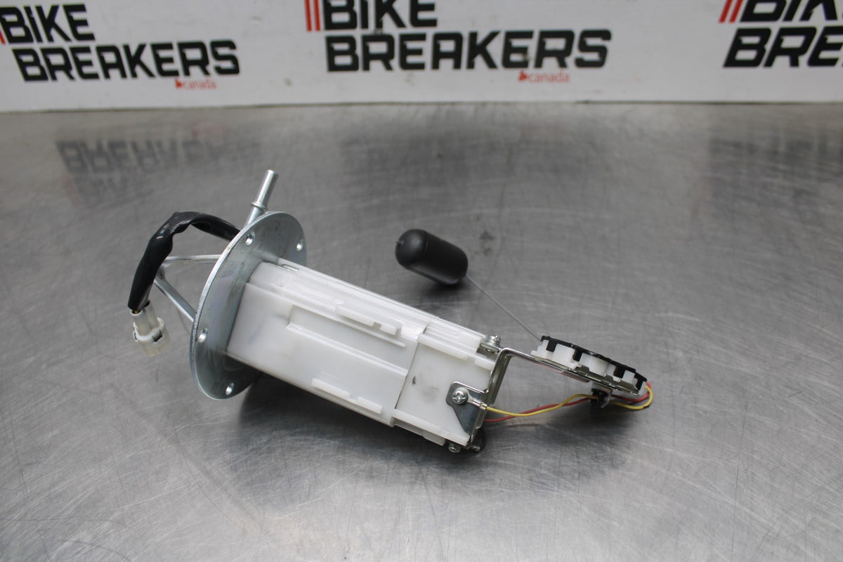 20-25 SUZUKI GSXR750 FUEL PUMP GAS PETROL SENDER UNIT BB810