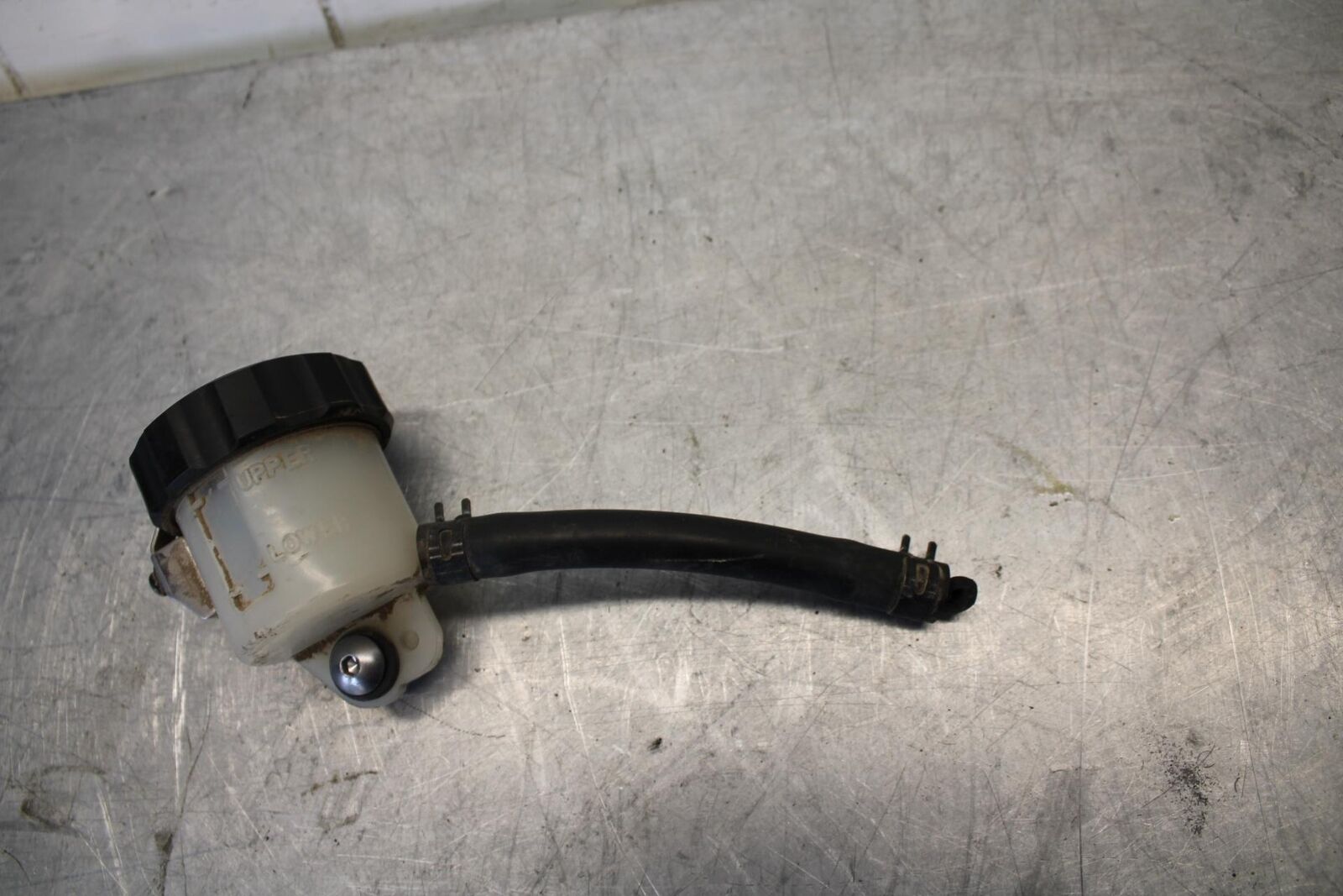 07-08 YAMAHA YZF R1 FRONT BRAKE MASTER FLUID RESERVOIR TANK BOTTLE BB439