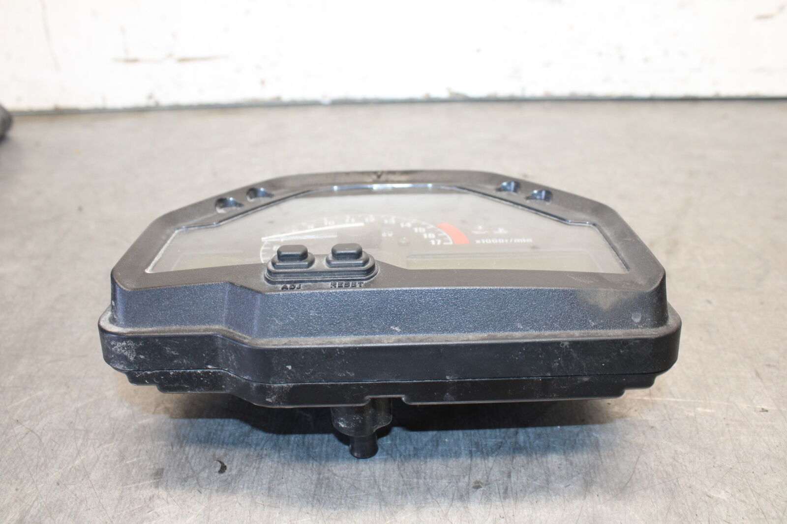 05-06 HONDA CBR600RR SPEEDO TACH GAUGES CLUSTER SPEEDOMETER TACHOMETER BB689