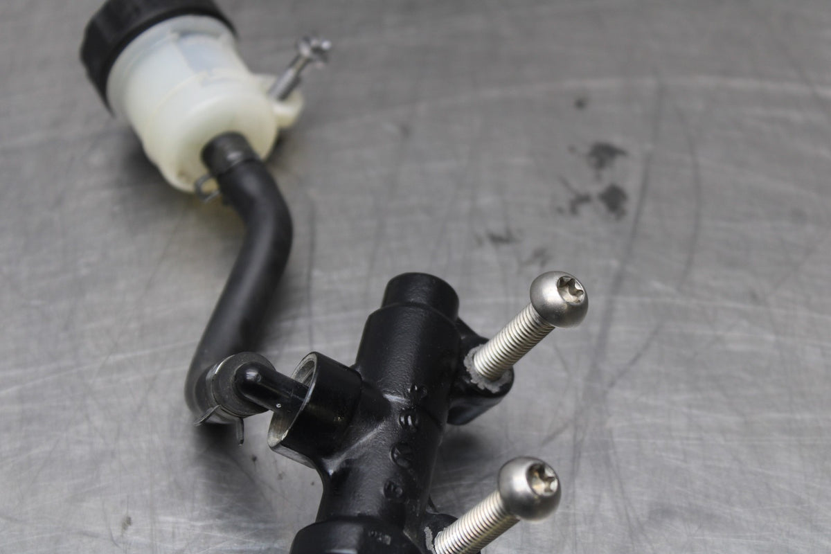 14 TRIUMPH STREET TRIPLE ABS REAR BACK BRAKE MASTER CYLINDER W RESERVOIR BB808