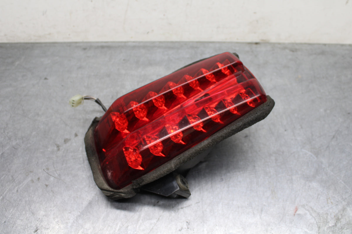 03 SUZUKI SV650S REAR TAIL TAILLIGHT BACK BRAKE LIGHT BB130