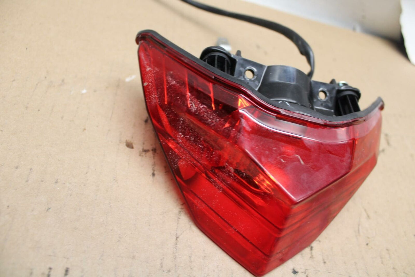 15 KAWASAKI NINJA 300 EX300  REAR TAIL TAILLIGHT BRAKE LIGHT 23025-0326  BB395