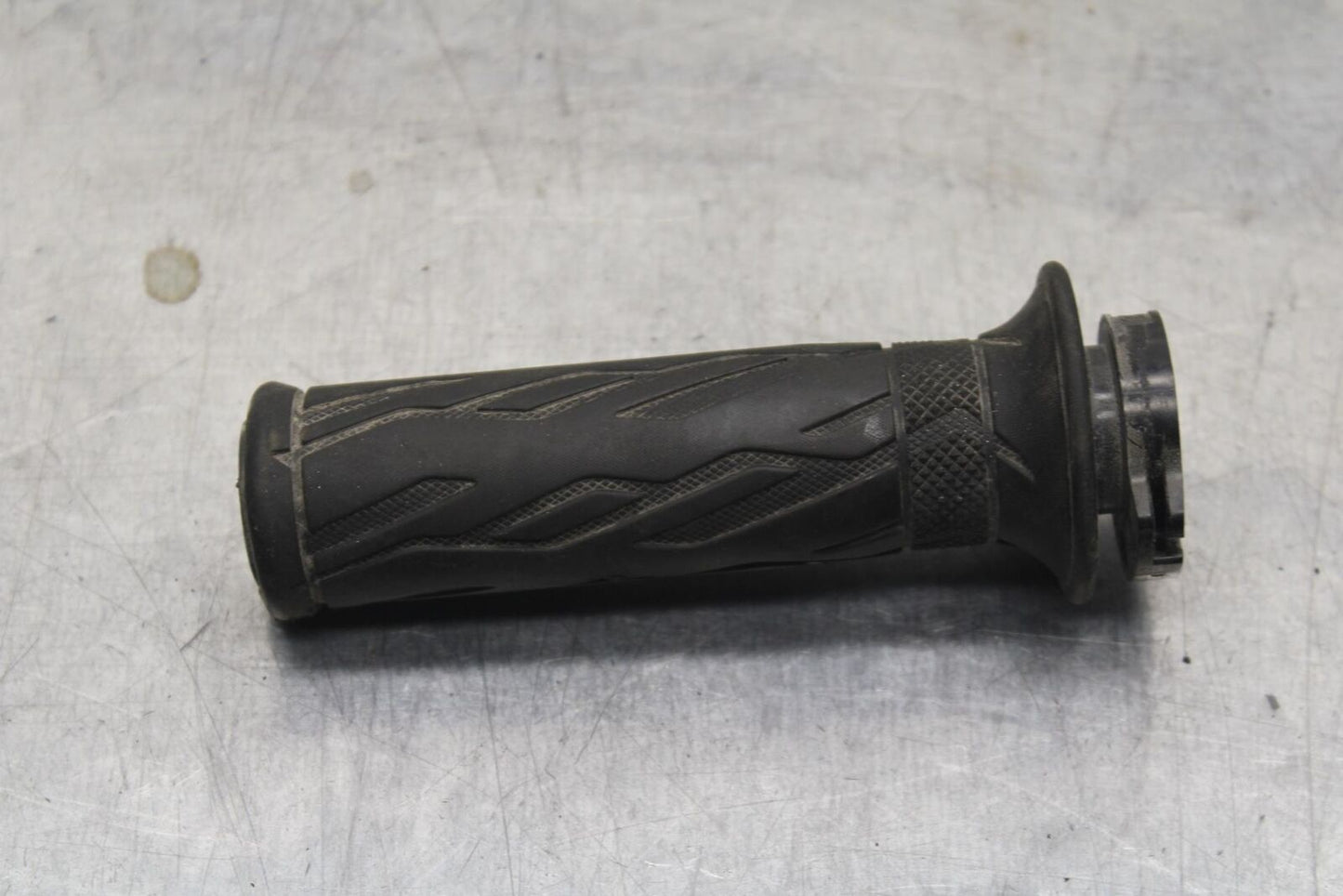 2011 Suzuki GSXR600 RIGHT THROTTLE GRIP BB605