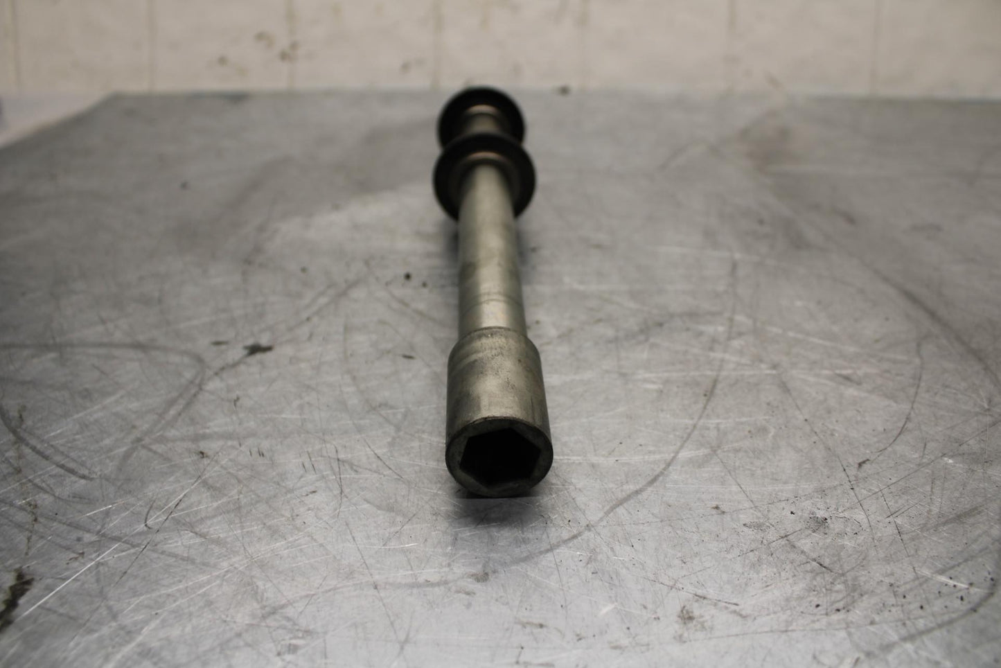 09-14 YAMAHA YZF R1 FRONT WHEEL RIM AXLE PIVOT BOLT  BB448