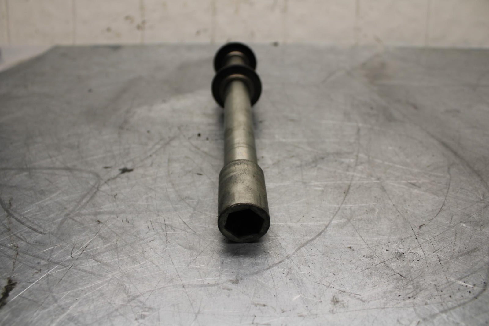 09-14 YAMAHA YZF R1 FRONT WHEEL RIM AXLE PIVOT BOLT  BB448