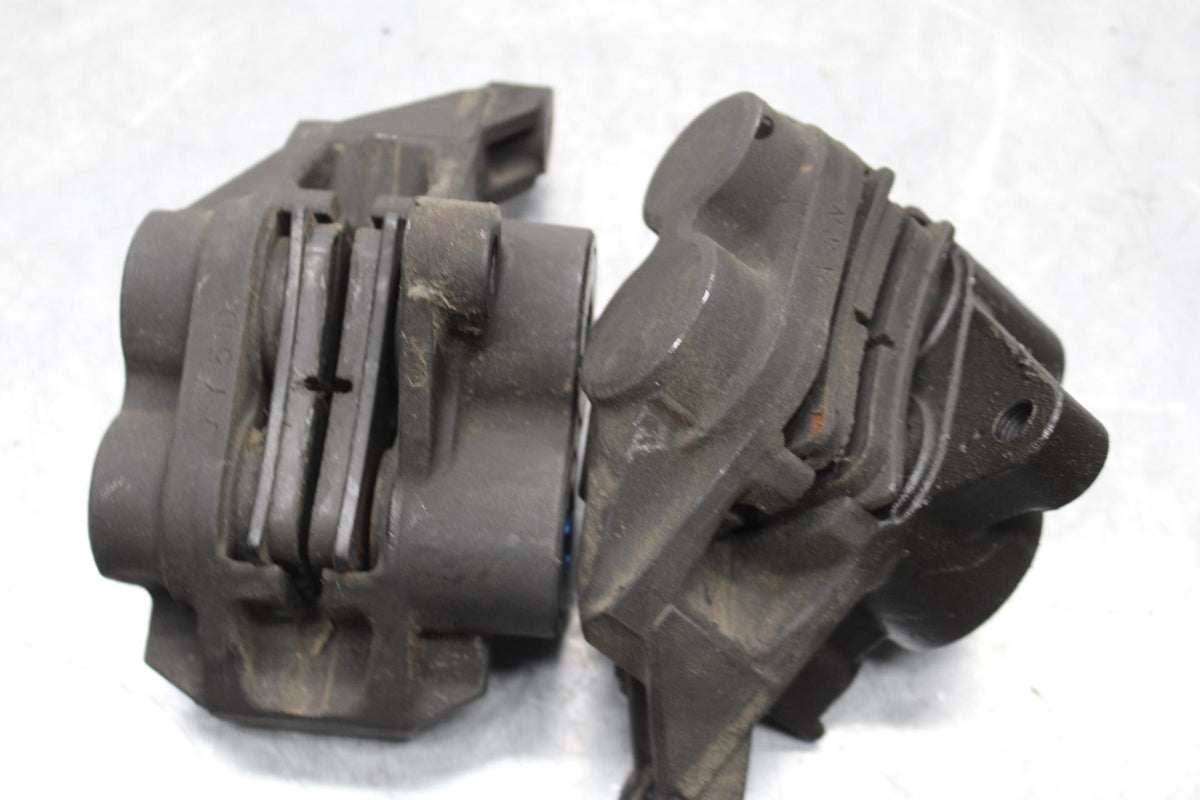 2000 Yamaha YZF R6 RIGHT LEFT FRONT BRAKE CALIPER SET PAIR CALIPERS BB558