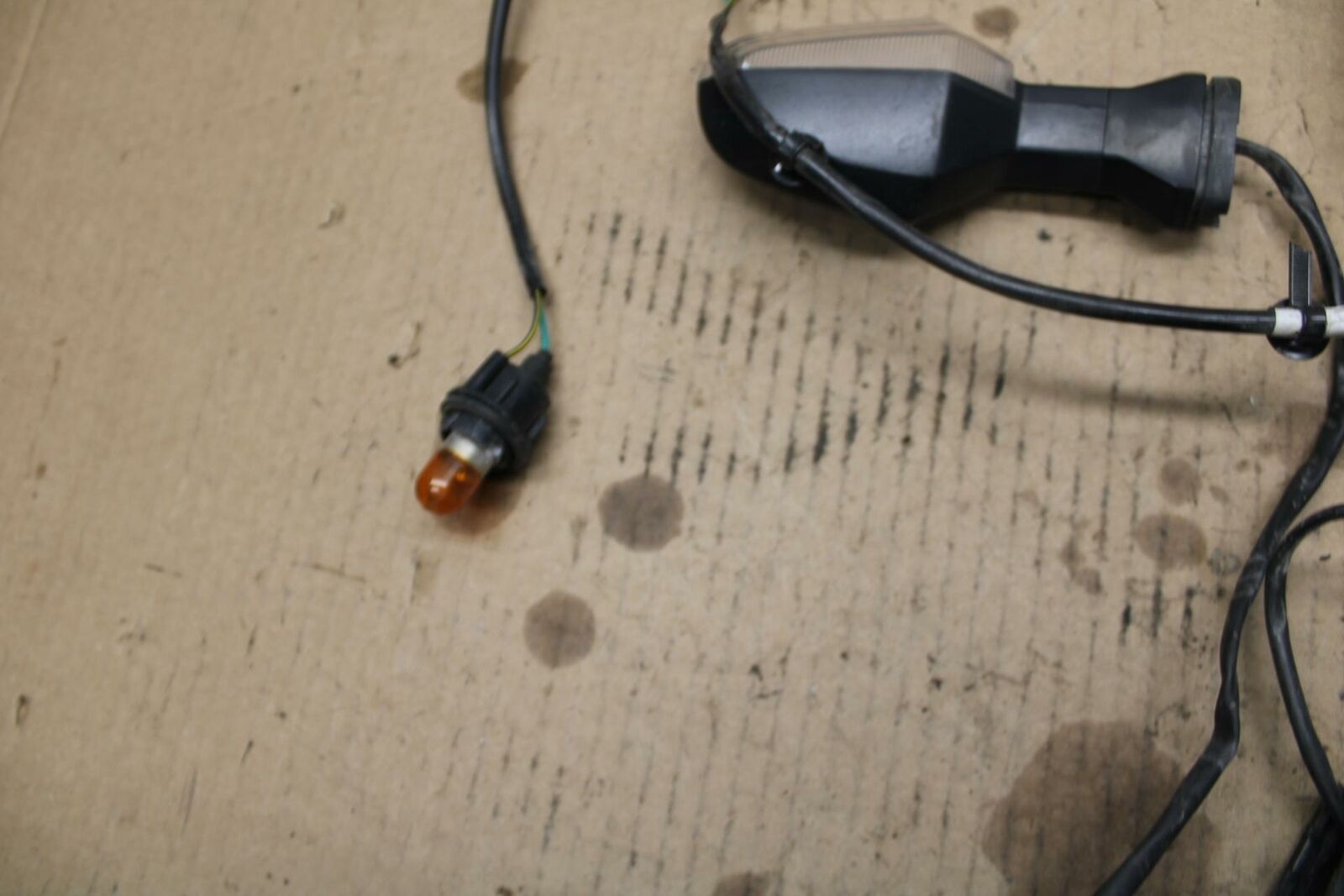 15 KAWASAKI NINJA 300 EX300 ABS  TURN SIGNAL LIGHT INDICATOR BB395