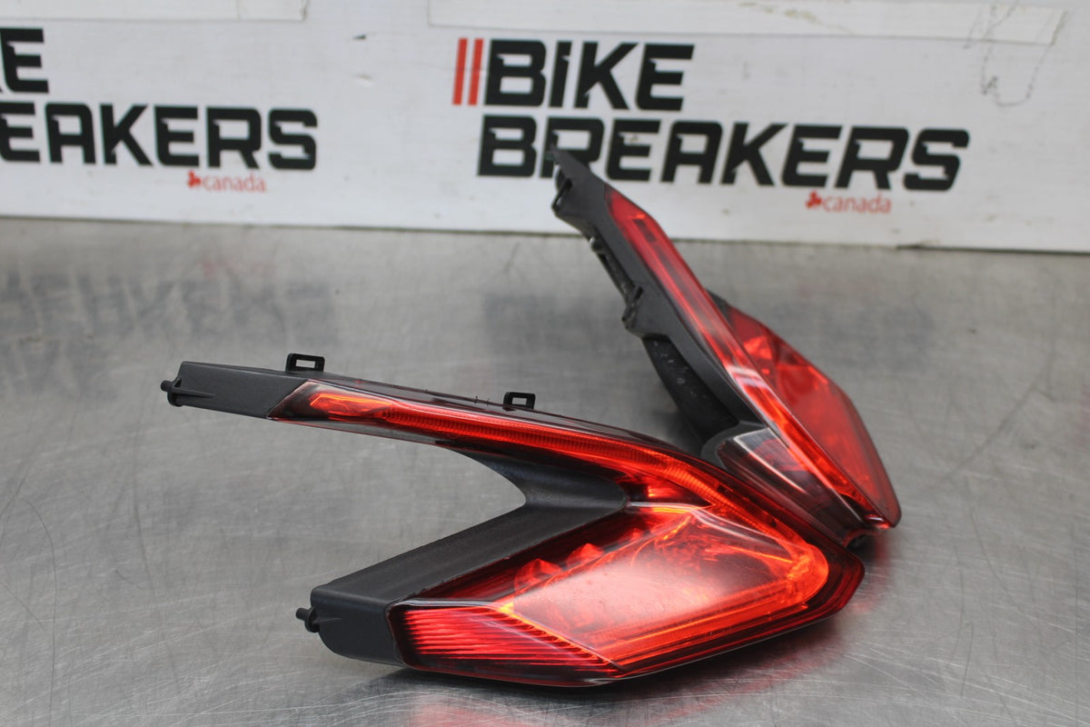 16 DUCATI 959 PANIGALE REAR TAIL TAILLIGHT BACK BRAKE LIGHT BB912