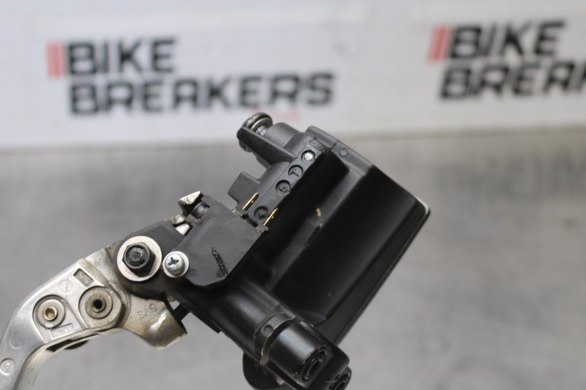 15-17 YAMAHA FJ09 FRONT BRAKE MASTER CYLINDER w/ LEVER BB906