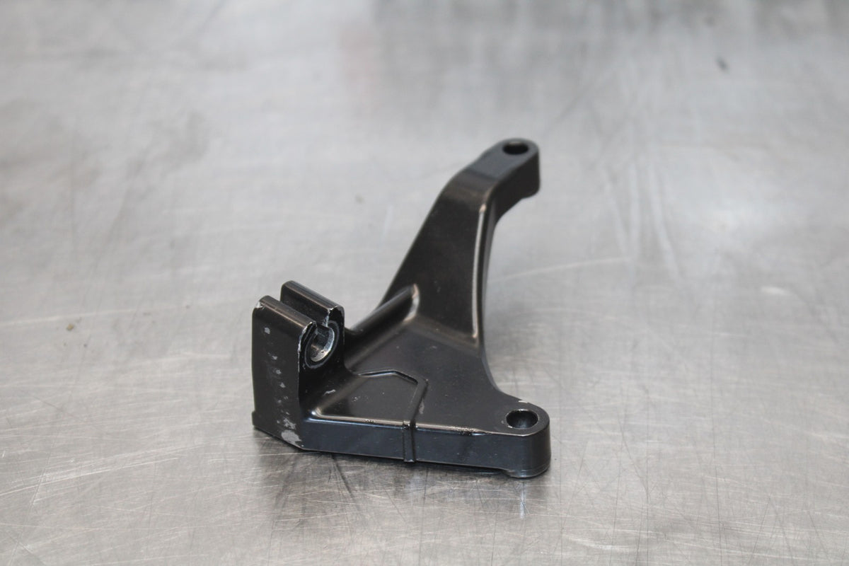 08 KAWASAKI NINJA ZX10R CLUTCH CABLE HOLDER MOUNT STAY BRACKET BB902