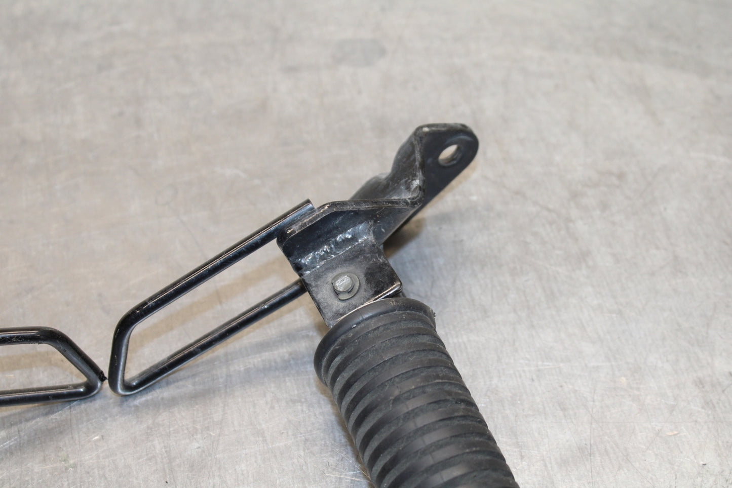 04 SUZUKI INTRUDER 800 REAR PASSENGER FOOT STEP PEG BB758
