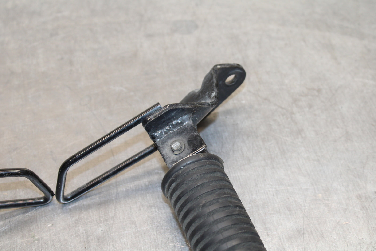 04 SUZUKI INTRUDER 800 REAR PASSENGER FOOT STEP PEG BB758