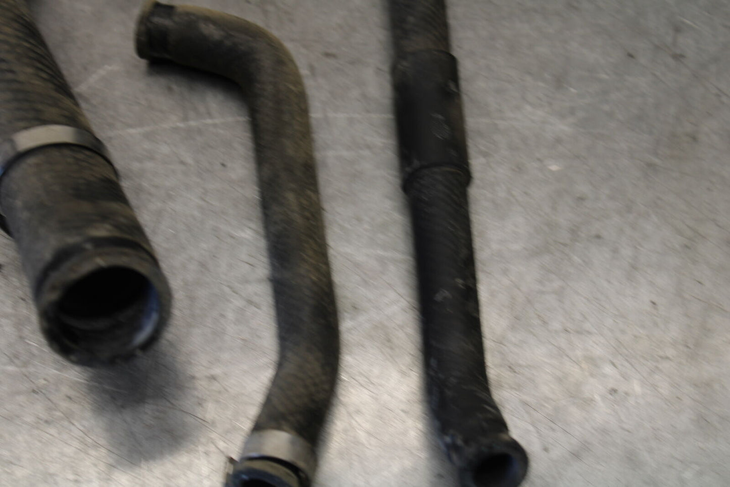 11-24 SUZUKI GSXR750 RADIATOR HOSES ENGINE COOLANT WATER PIPES HOSE SET   BB687