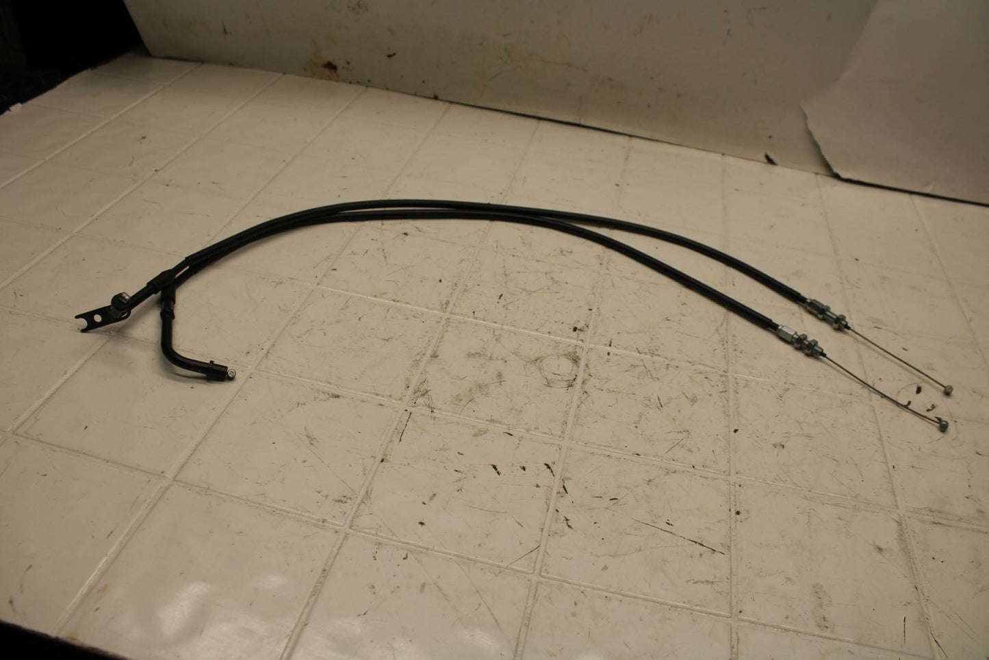 04-05 SUZUKI GSXR750 THROTTLE CABLES LINES BB11